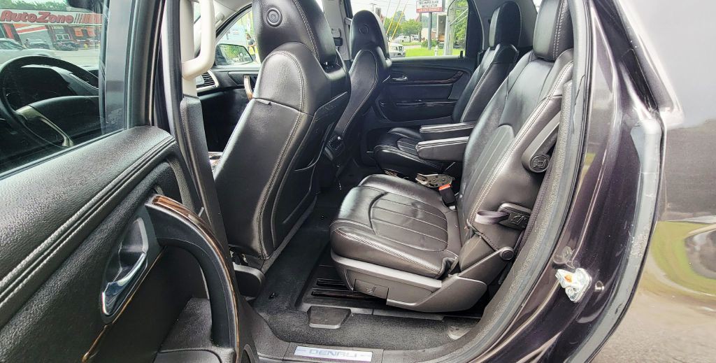 2016 GMC Acadia Image 9
