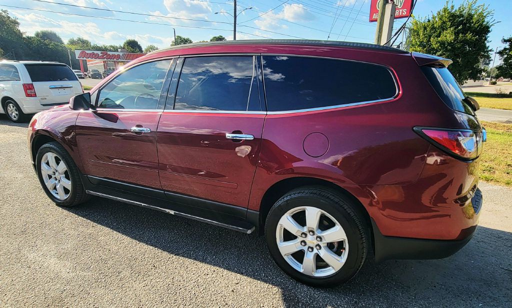 2016 Chevrolet Traverse Image 2