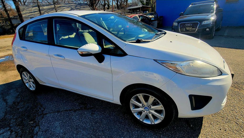 2013 Ford Fiesta Image 5