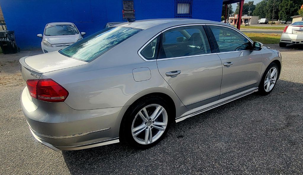 2013 Volkswagen Passat Image 4