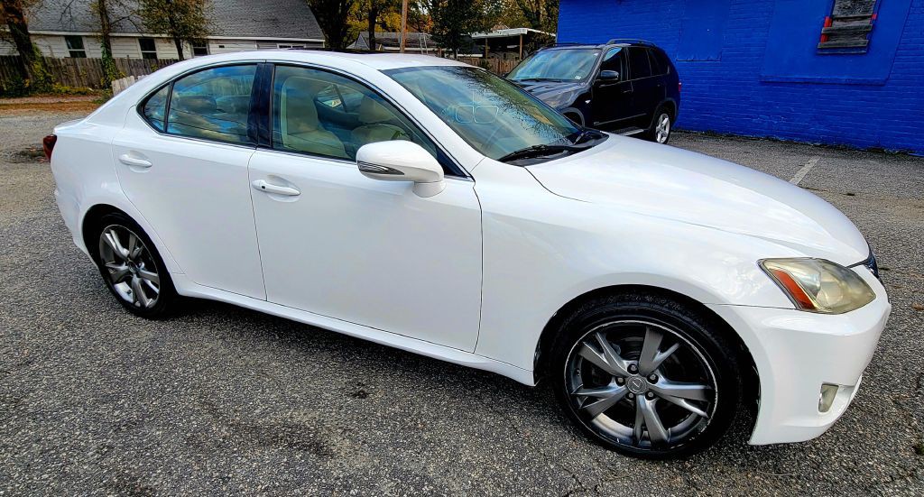 2010 Lexus IS Image 5