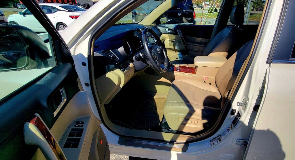 2013 Toyota Highlander Image 8