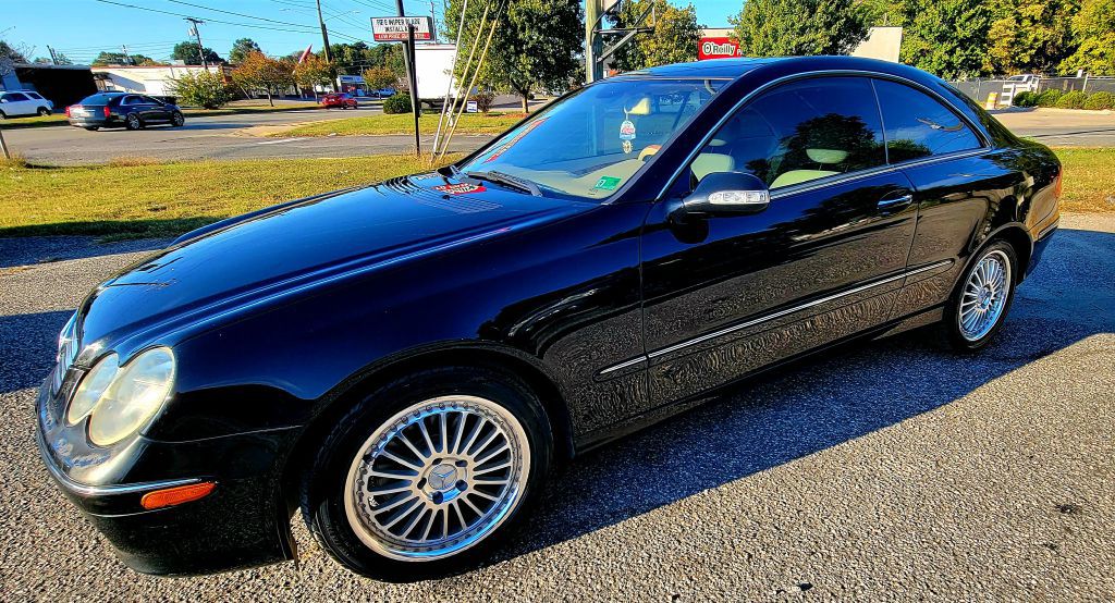 2003 Mercedes-Benz CLK-Class Image 1