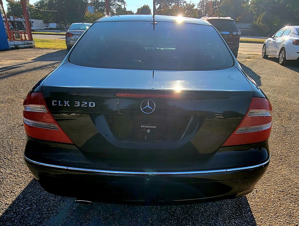 2003 Mercedes-Benz CLK-Class Image 3