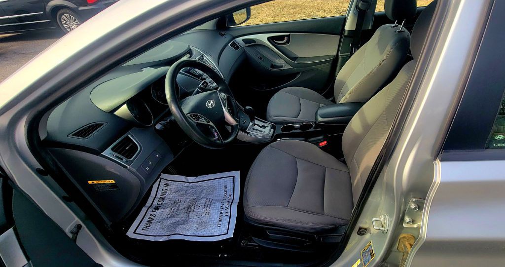 2013 Hyundai Elantra Image 7