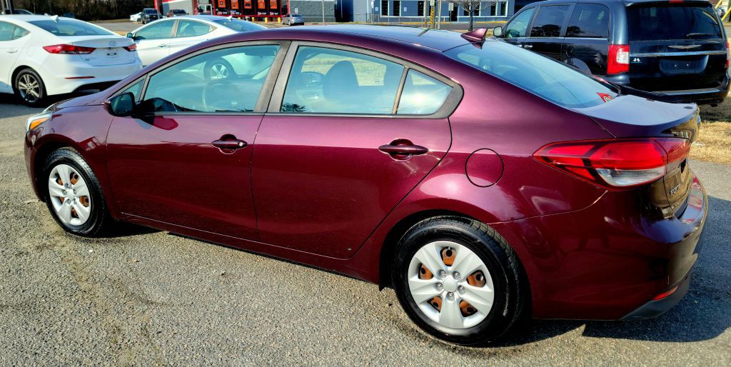 2018 Kia Forte Image 2