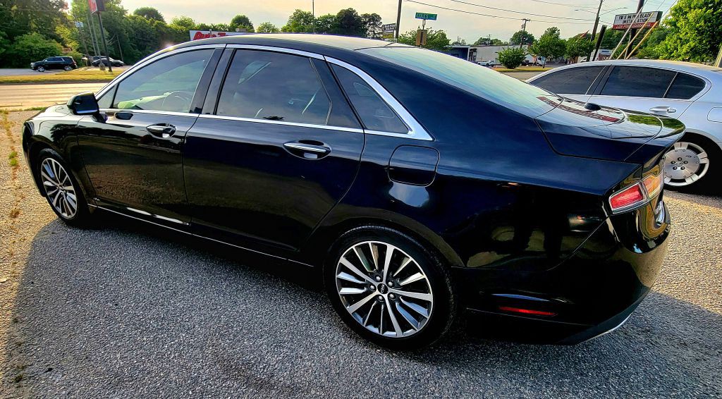 2018 Lincoln MKZ Image 2
