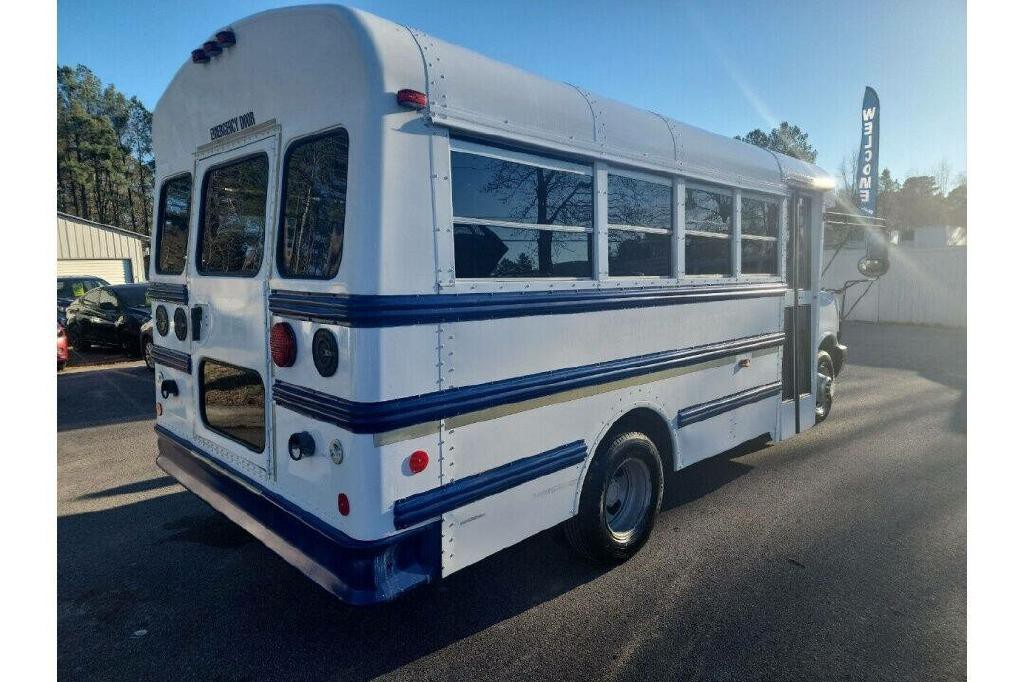 2007 Chevrolet Express Image 6