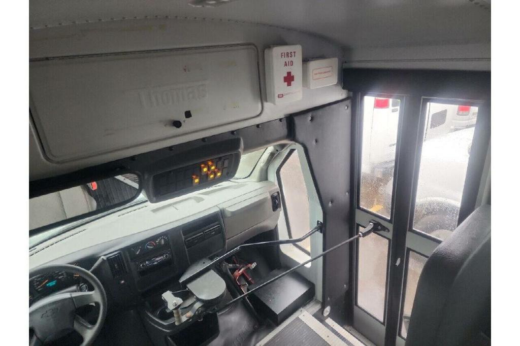 2007 Chevrolet Express Image 15