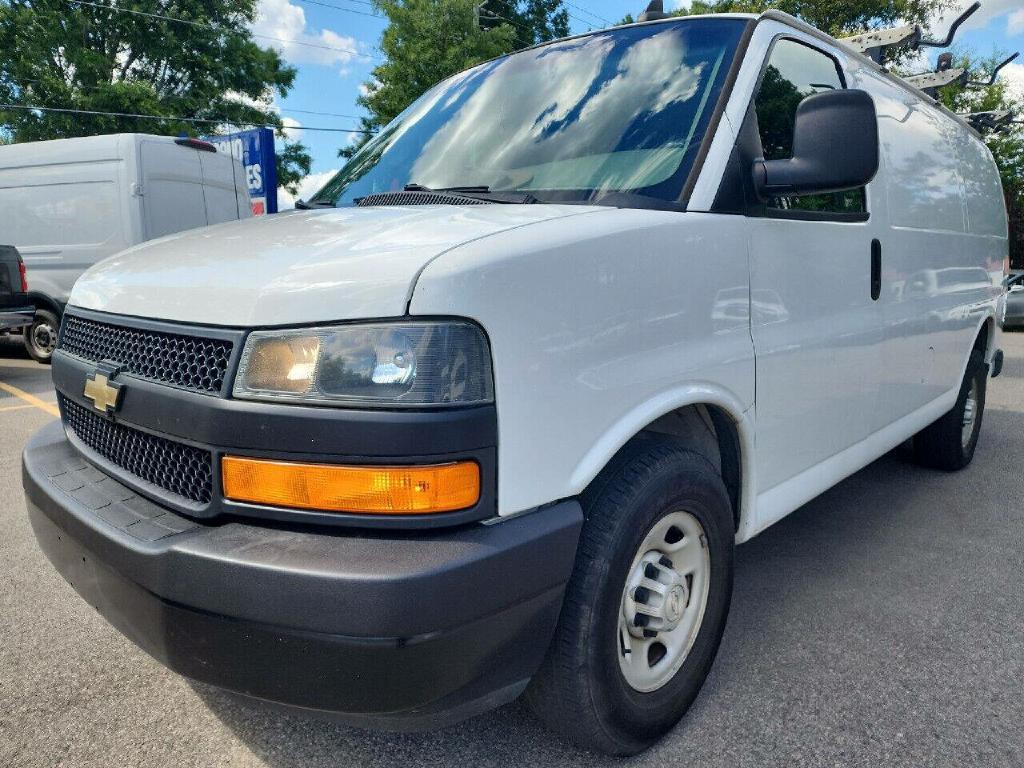 2018 Chevrolet Express Image 1
