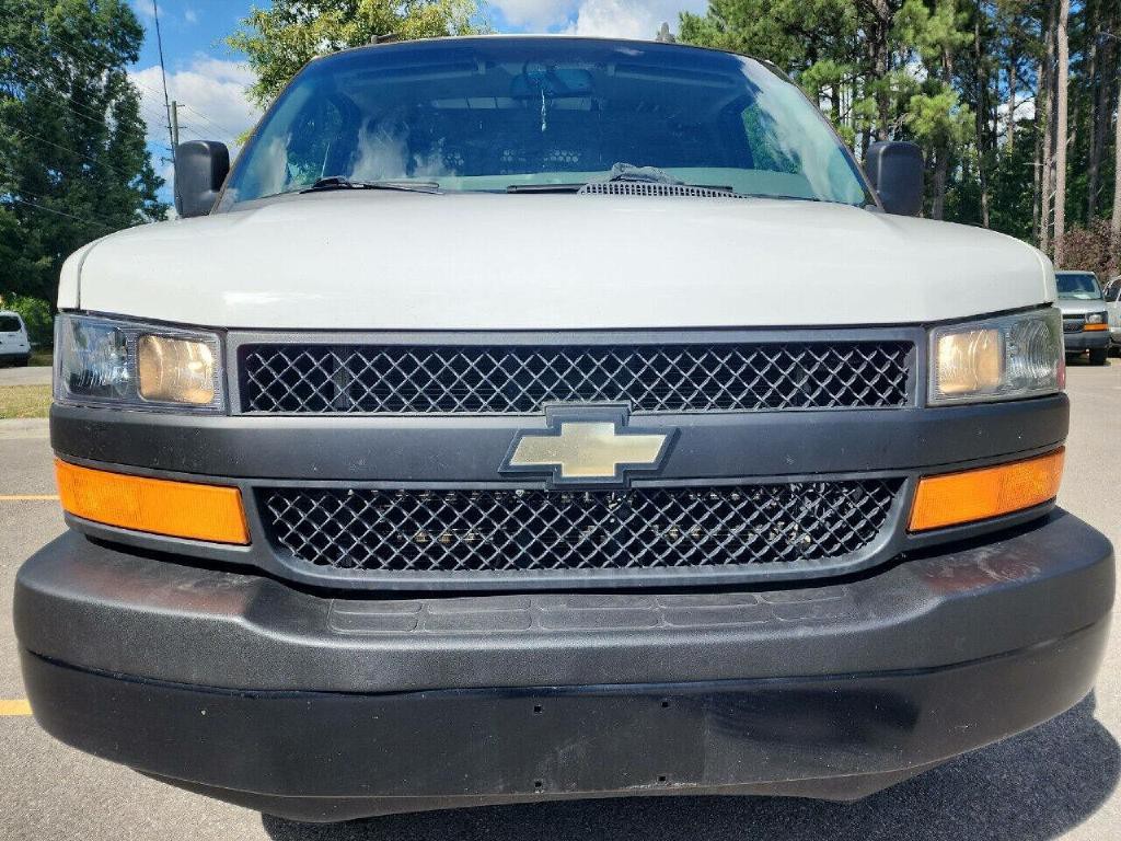 2018 Chevrolet Express Image 3