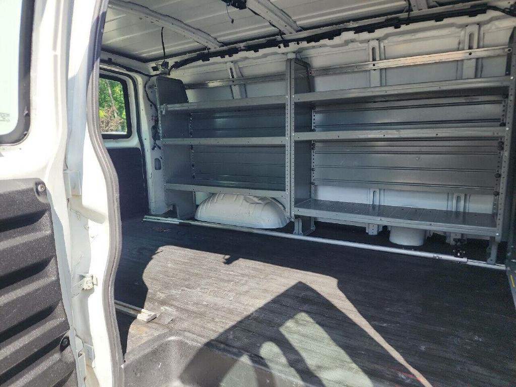 2018 Chevrolet Express Image 17