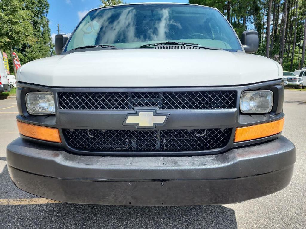 2012 Chevrolet Express Image 3