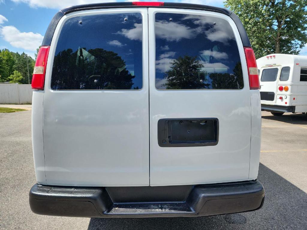 2012 Chevrolet Express Image 7