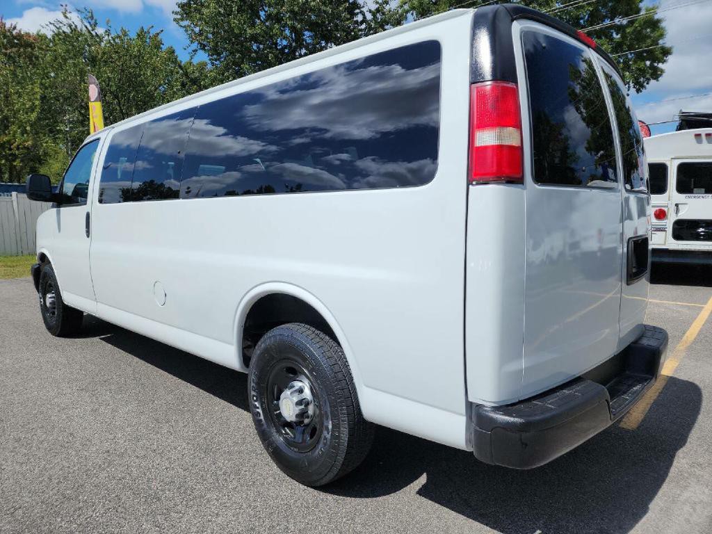 2012 Chevrolet Express Image 8