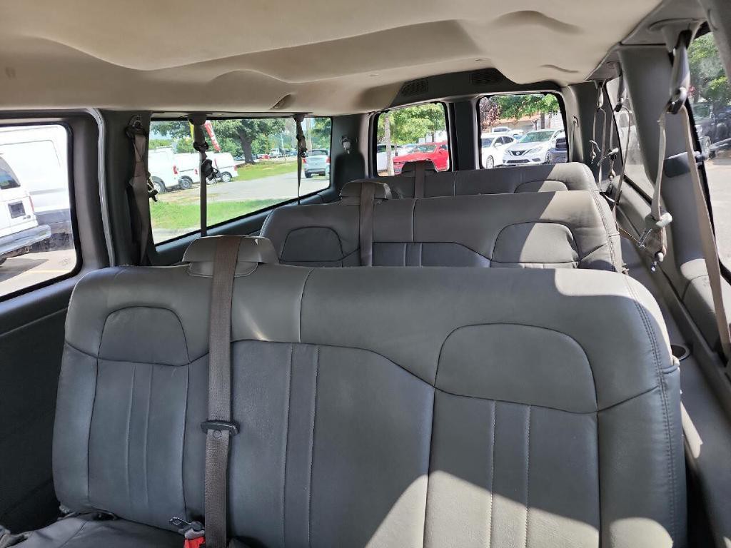 2012 Chevrolet Express Image 10