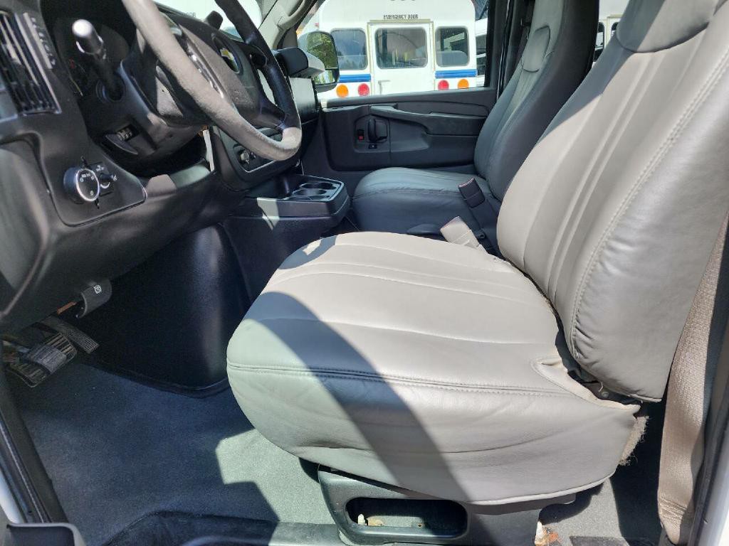 2012 Chevrolet Express Image 11