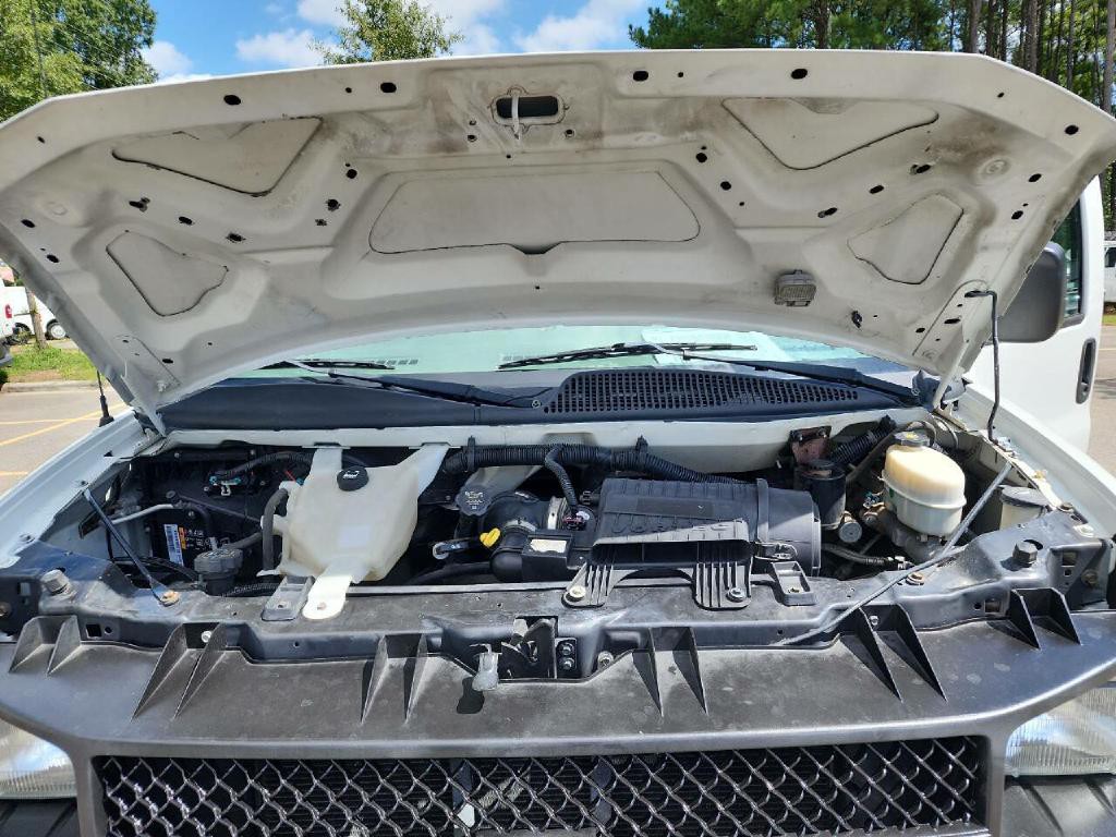 2012 Chevrolet Express Image 19