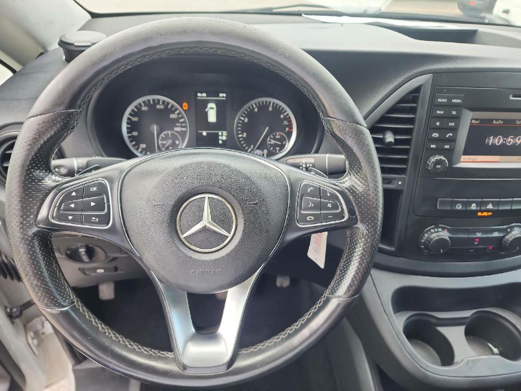 2016 Mercedes-Benz Metris Image 24