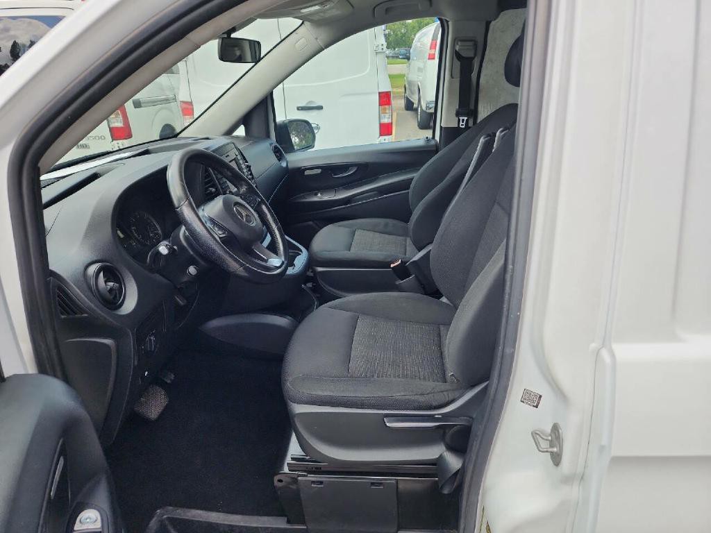 2016 Mercedes-Benz Metris Image 25