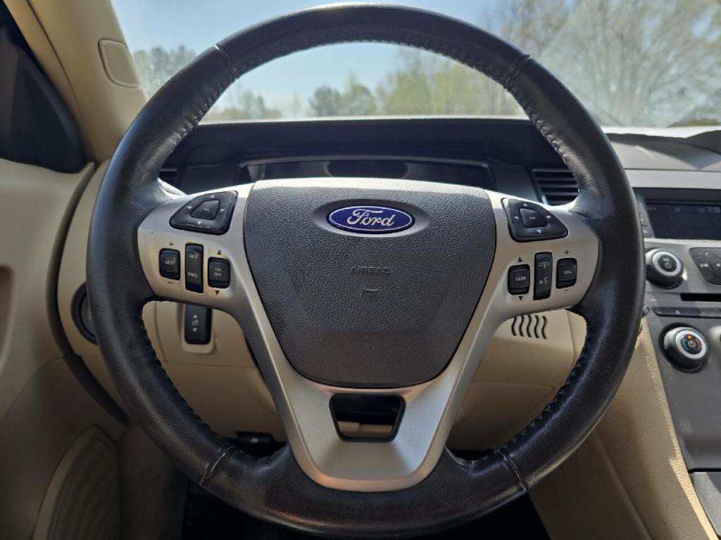 2016 Ford Taurus Image 3