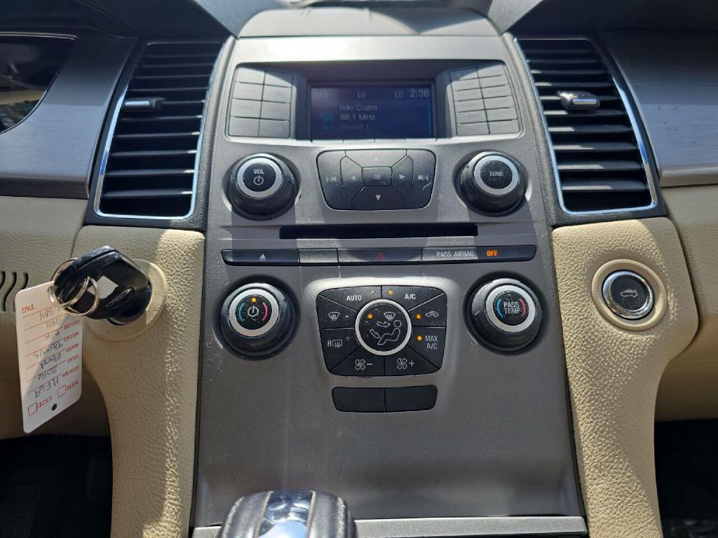 2016 Ford Taurus Image 13