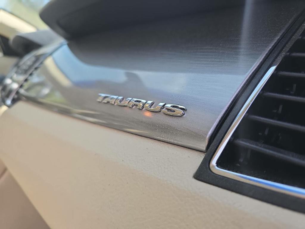 2016 Ford Taurus Image 15