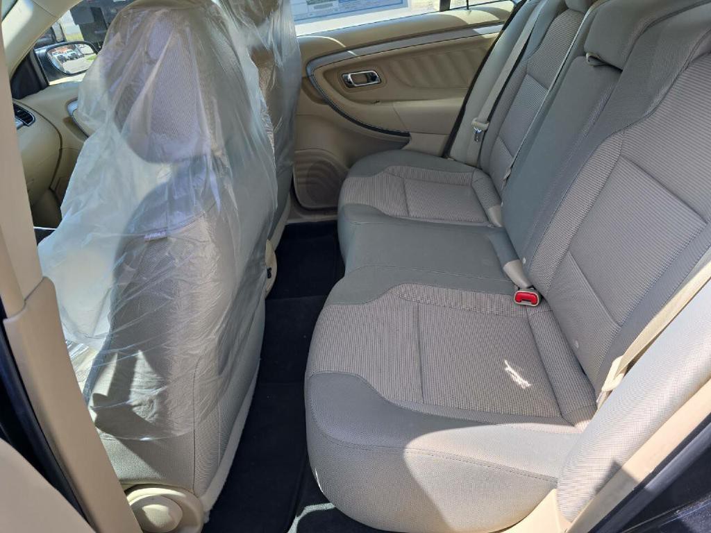 2016 Ford Taurus Image 19