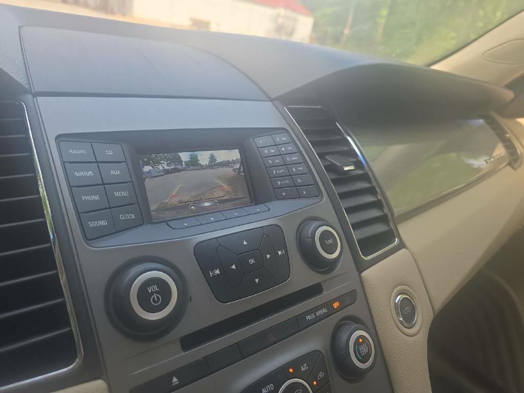 2016 Ford Taurus Image 22