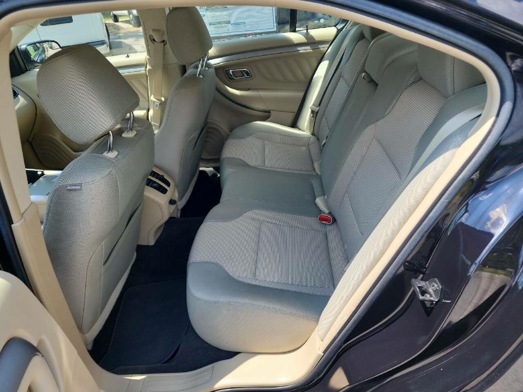 2016 Ford Taurus Image 29