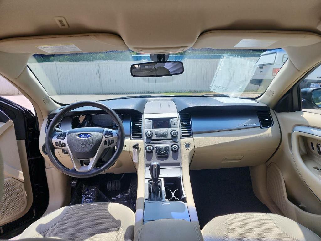 2016 Ford Taurus Image 30