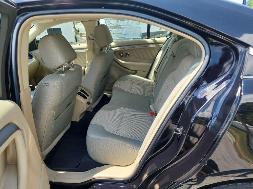 2016 Ford Taurus Image 31