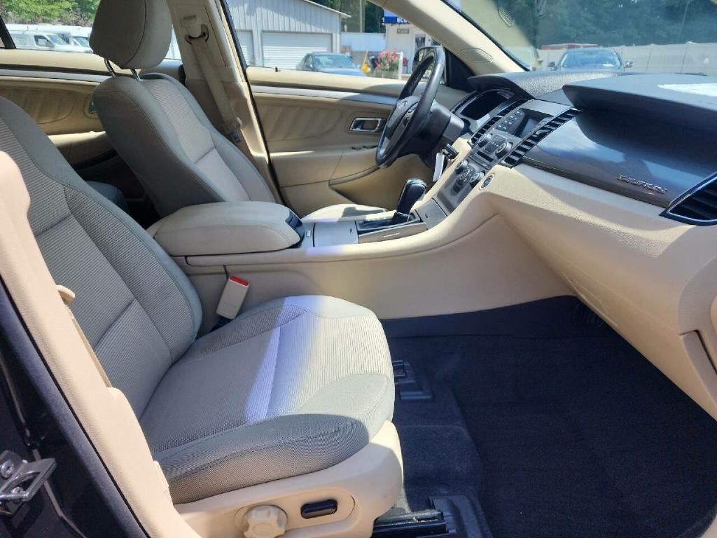 2016 Ford Taurus Image 34