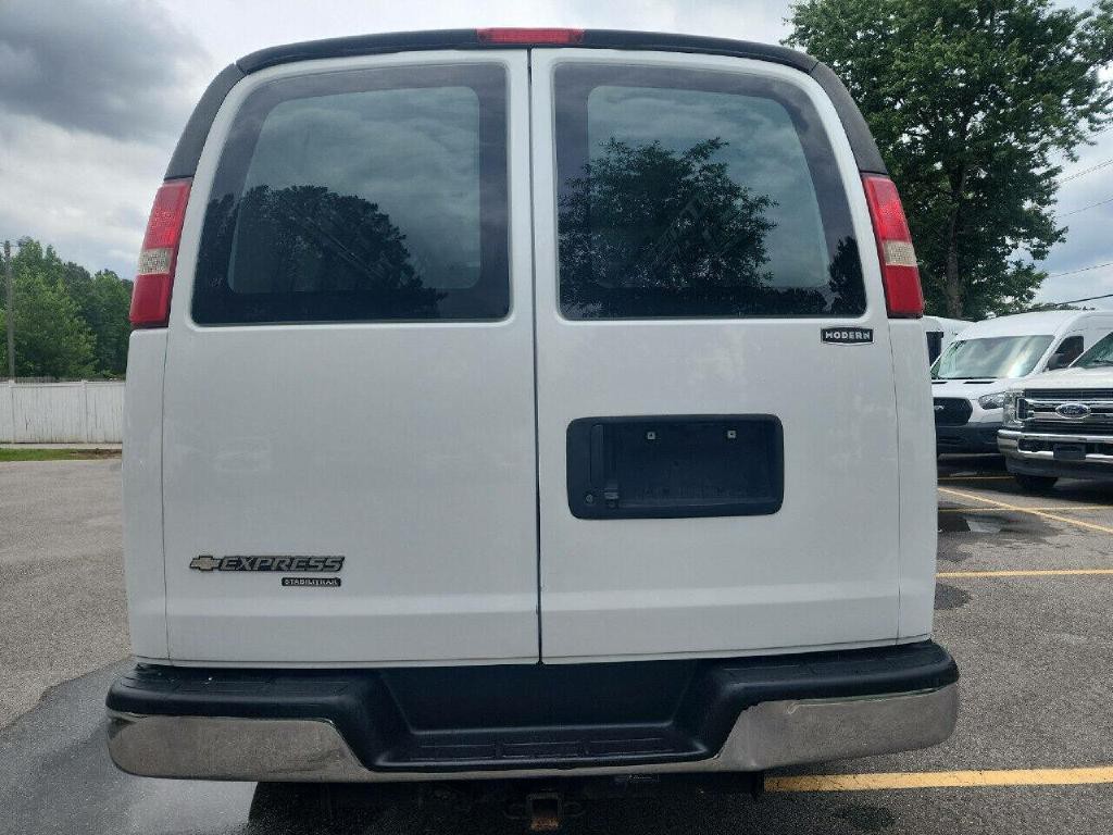 2015 Chevrolet Express Image 6