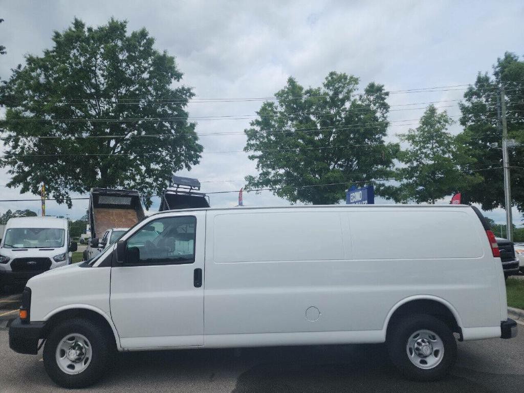 2015 Chevrolet Express Image 8