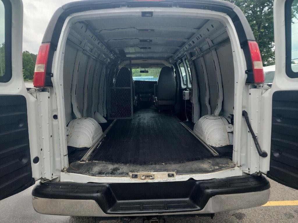 2015 Chevrolet Express Image 16