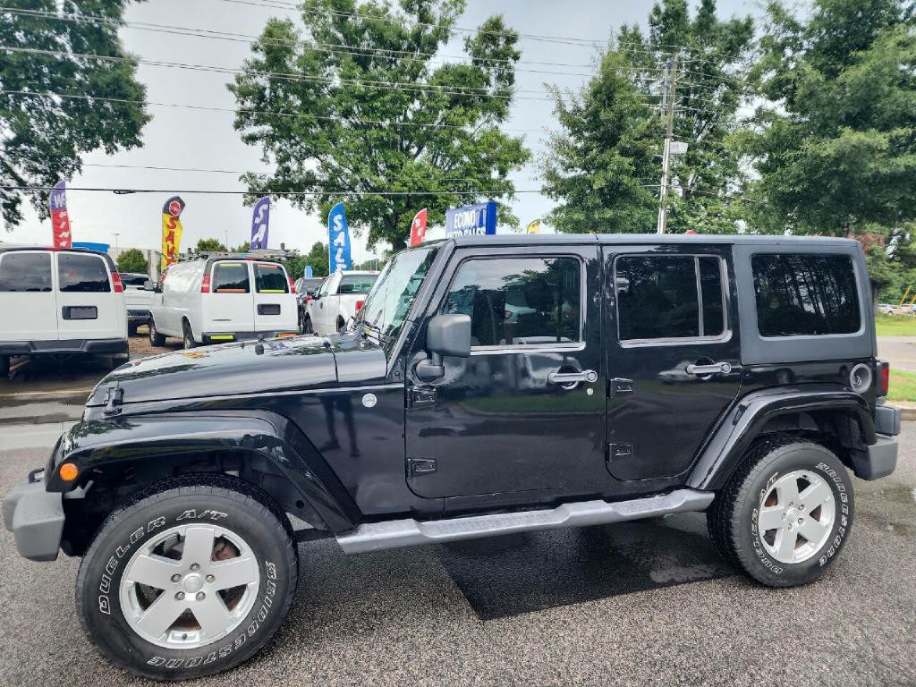 2012 Jeep Wrangler Unlimited Image 2