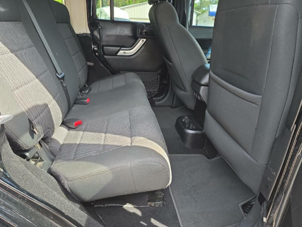 2012 Jeep Wrangler Unlimited Image 15