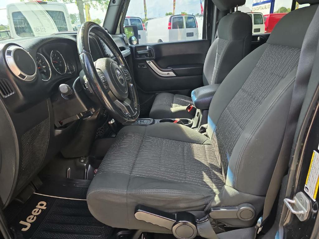 2012 Jeep Wrangler Unlimited Image 16