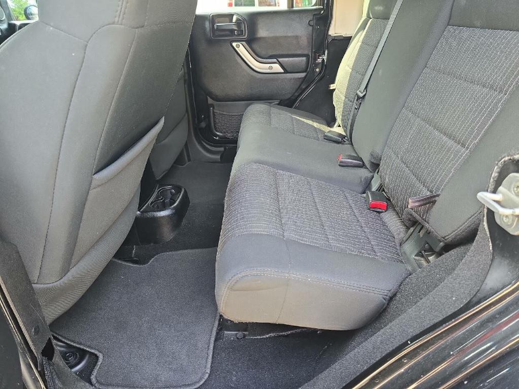 2012 Jeep Wrangler Unlimited Image 20