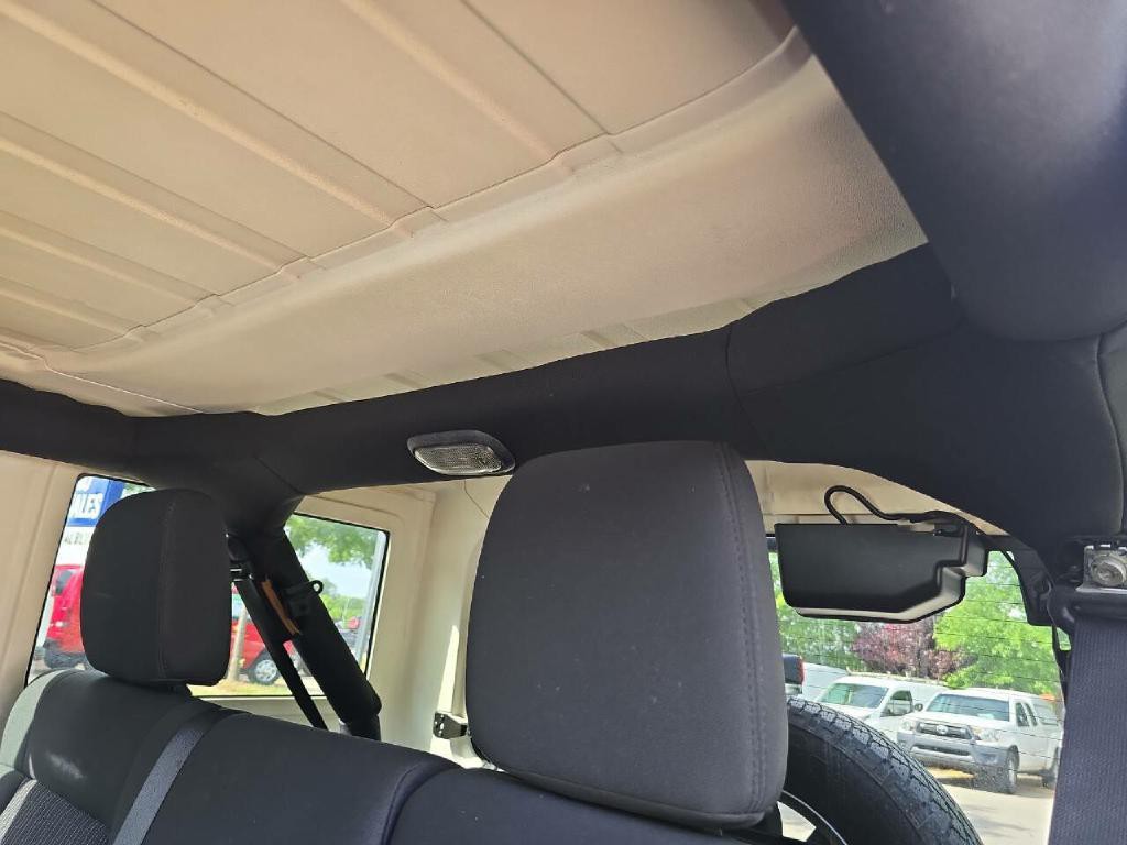 2012 Jeep Wrangler Unlimited Image 24