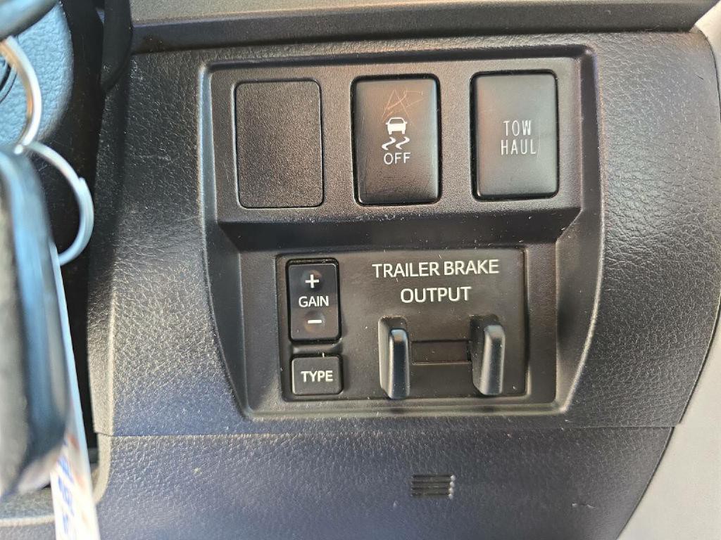 2016 Toyota Tundra Image 13