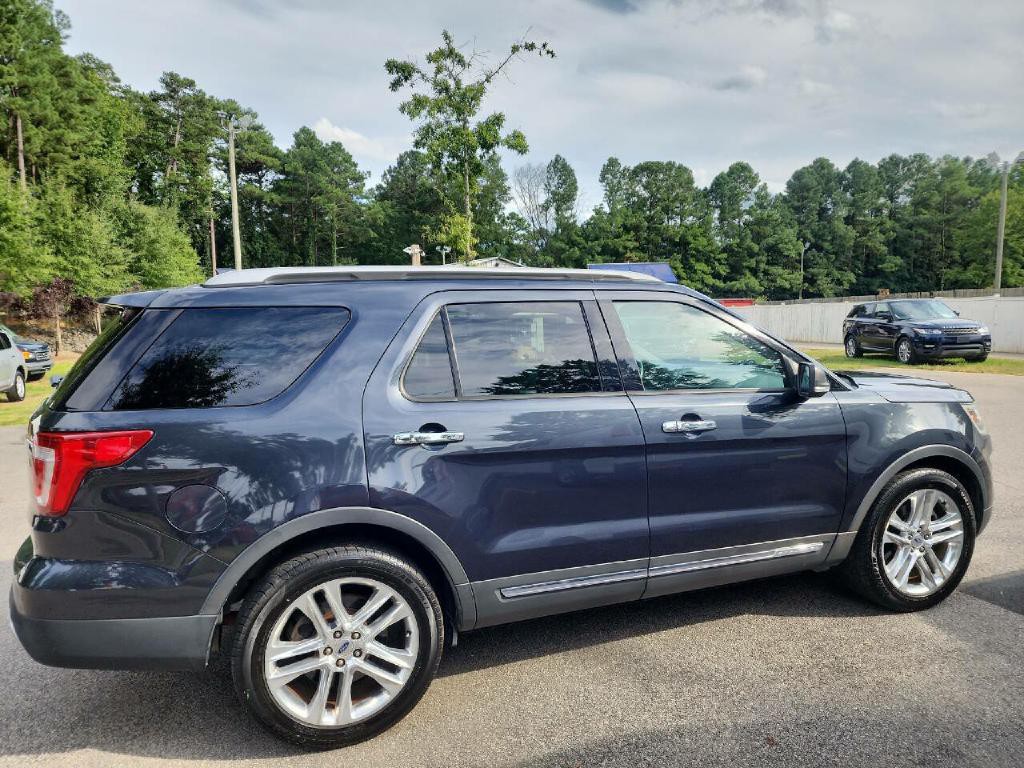 2017 Ford Explorer Image 9
