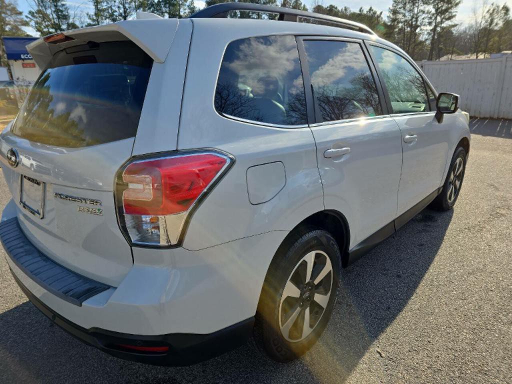 2017 Subaru Forester Image 5