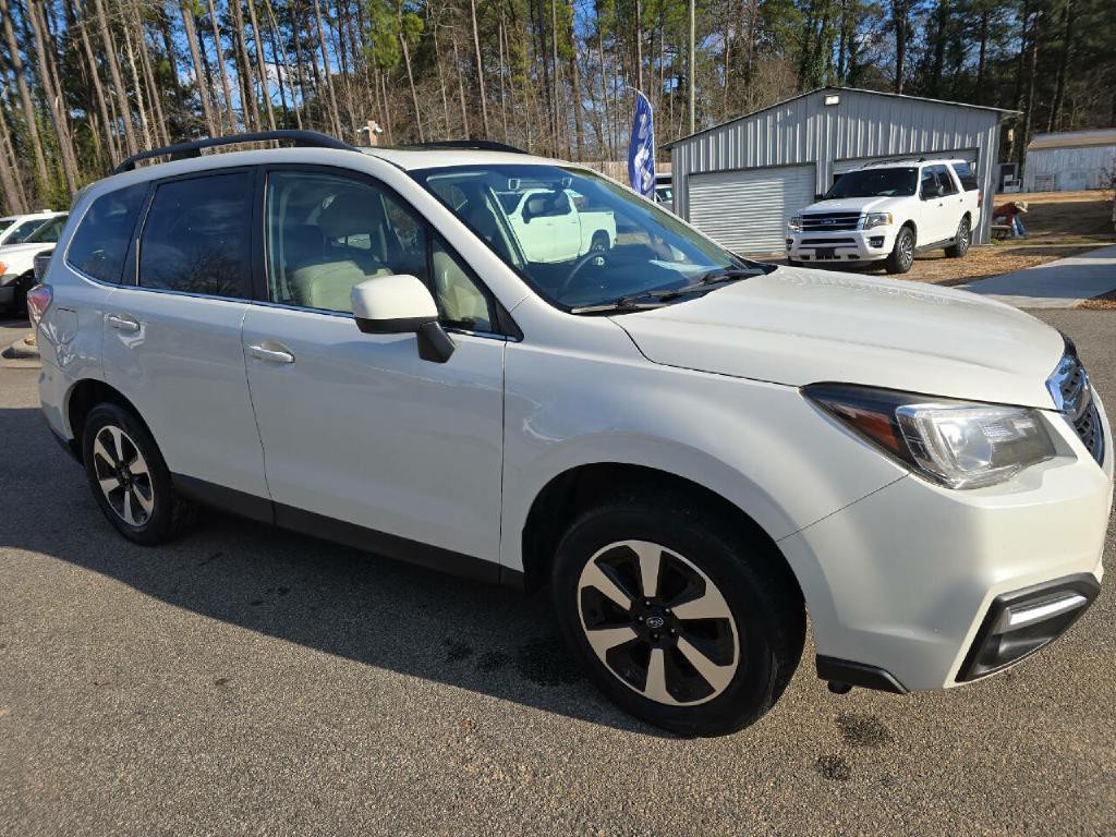 2017 Subaru Forester Image 6