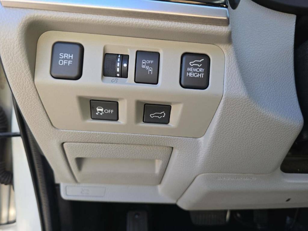 2017 Subaru Forester Image 11