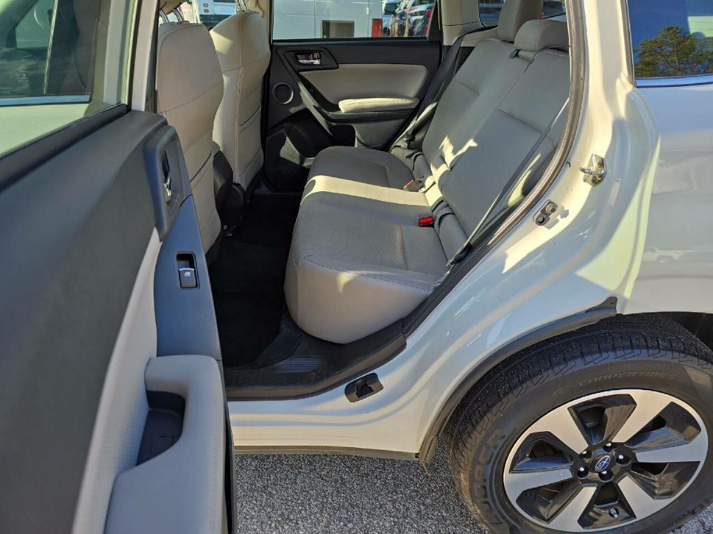 2017 Subaru Forester Image 22