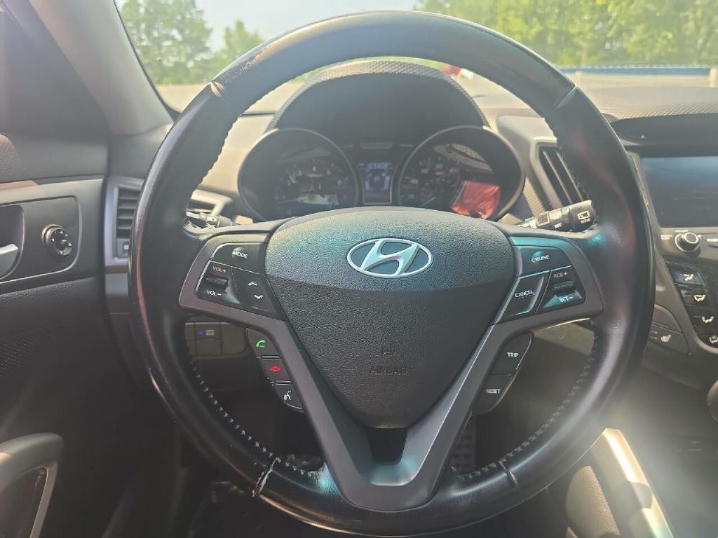 2015 Hyundai Veloster Image 9