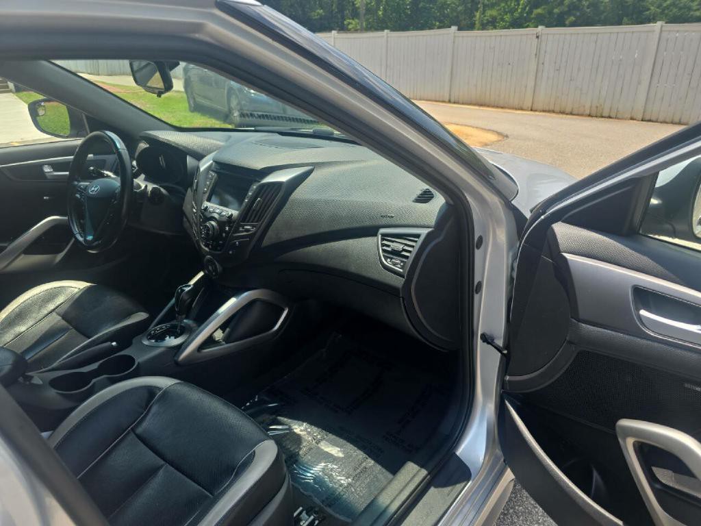 2015 Hyundai Veloster Image 14