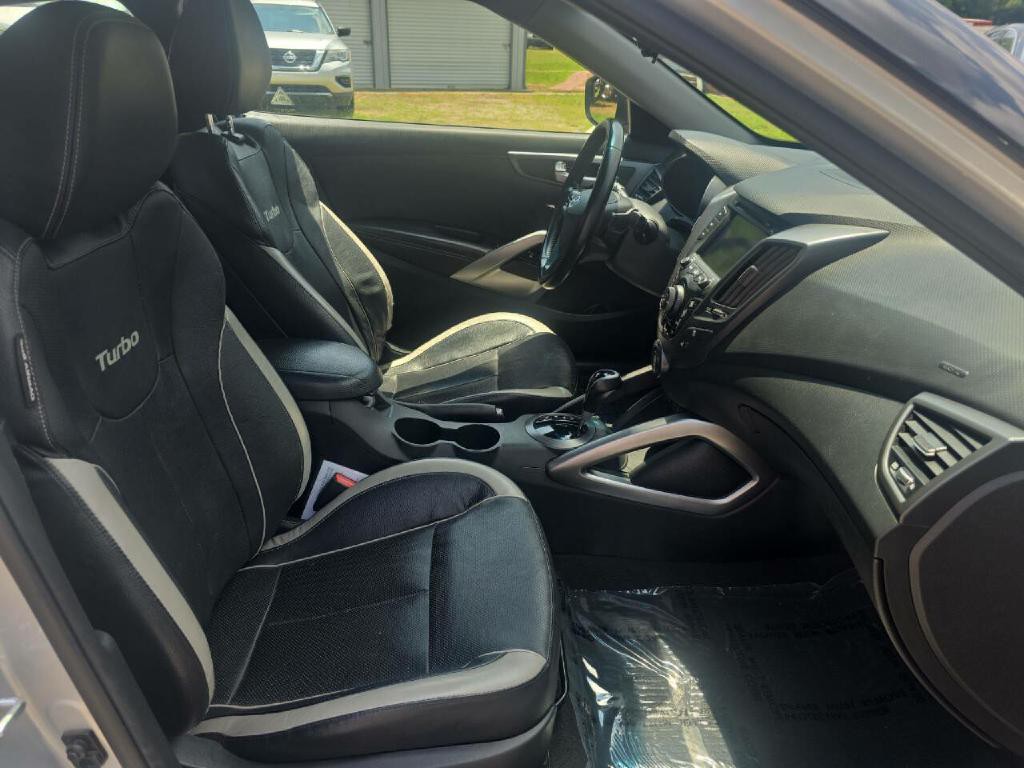 2015 Hyundai Veloster Image 15